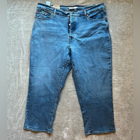 2/$50 BNWT Levi’s Plus Wedgie Straight Jean - Picture 2 of 7
